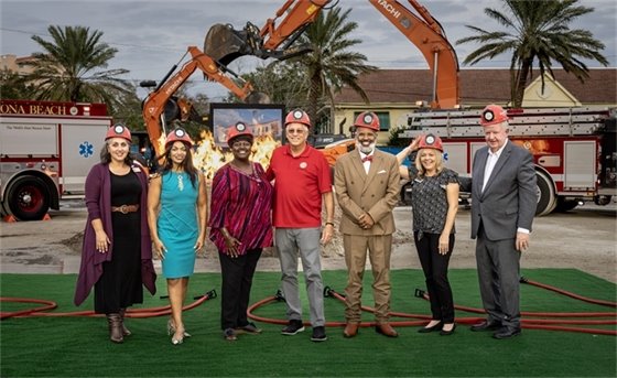 Photograph of Daytona Beach City Commissioners, City Manager and former City Manager